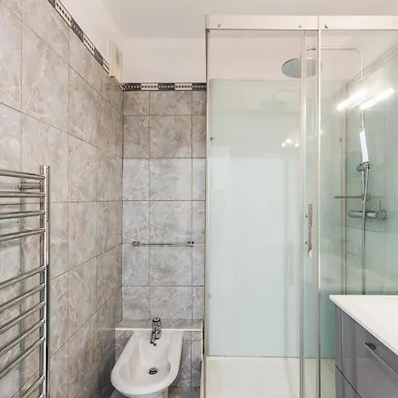 شقة Grand 2 Pieces Climatise Dans De Standing Avec Vue Piscine Au Bord De La