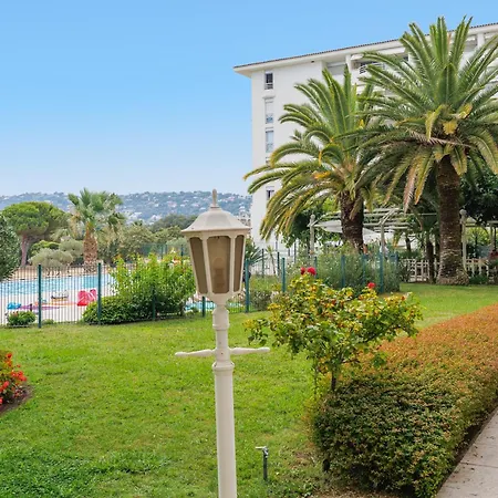 Grand 2 Pieces Climatise Dans De Standing Avec Vue Piscine Au Bord De La شقة