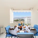 Appartement Grand 2 Pieces Climatise Dans De Standing Avec Vue Piscine Au Bord De La Antibes