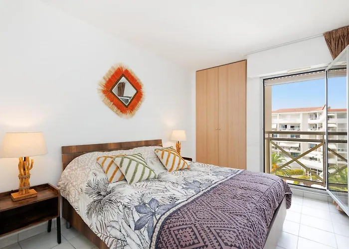 Διαμέρισμα Grand 2 Pieces Climatise Dans De Standing Avec Vue Piscine Au Bord De La